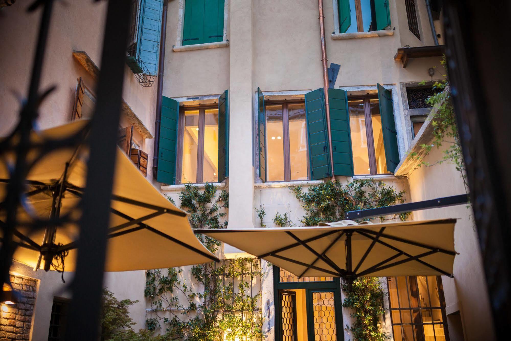 Liassidi Wellness Suites Venecia Exterior foto