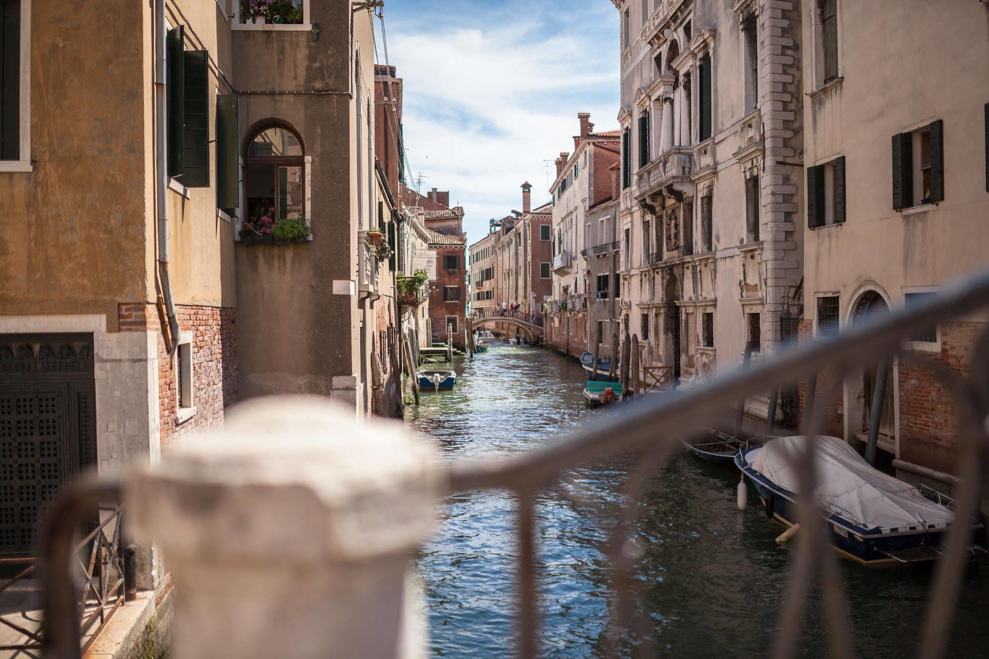 Liassidi Wellness Suites Venecia Exterior foto